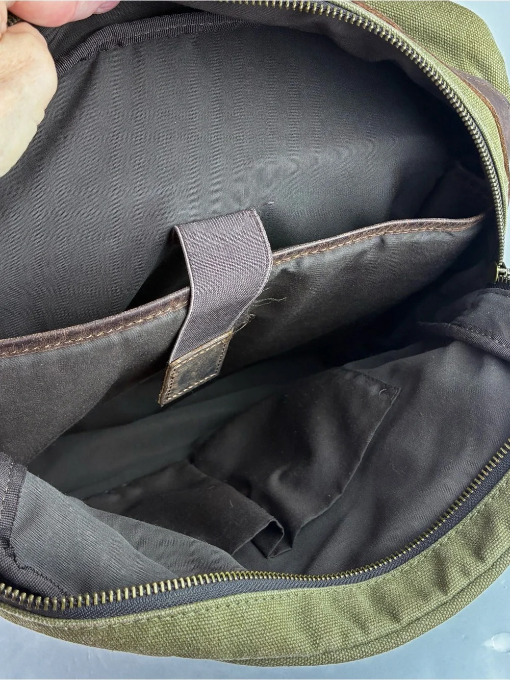 Woosir Vintage Early 2000’s Leather & Heavy Canvas Backpack